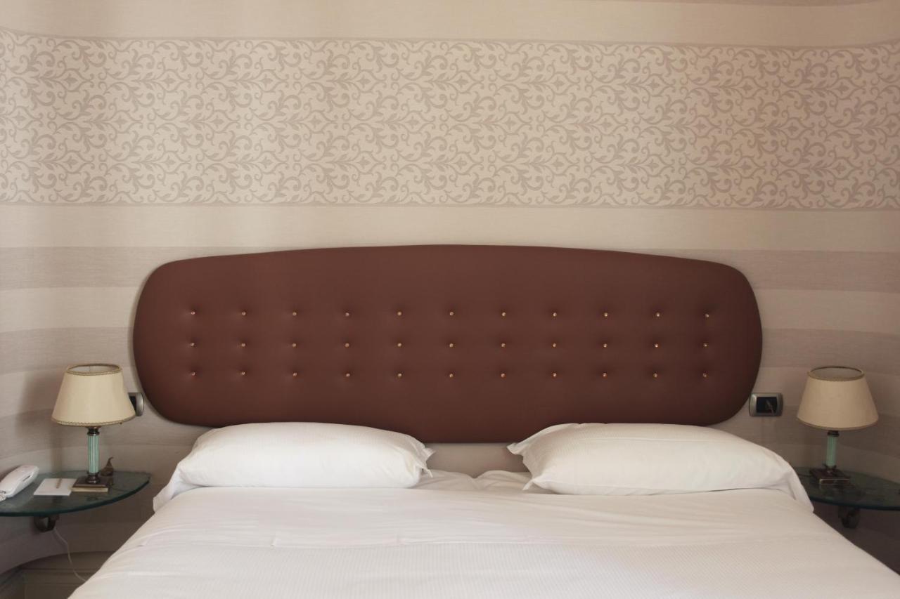 C-Hotels De Rose Palace Florenz Zimmer foto